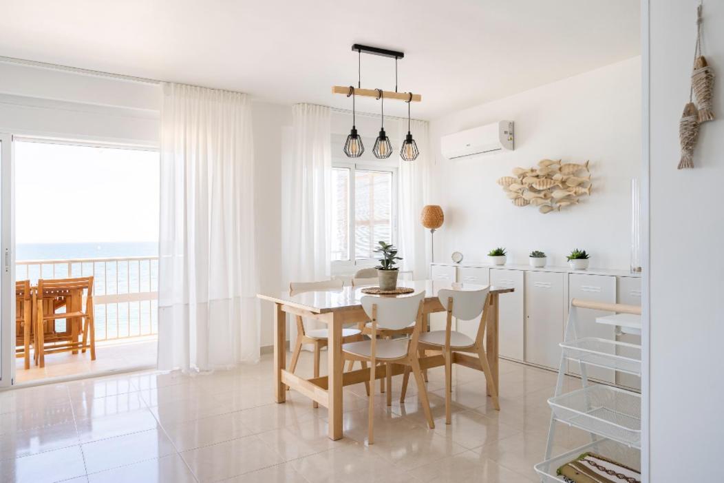 Apartment El Acuario - Primera Linea Y Todas Ventanas Dan Al Mar